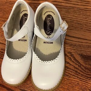 FootMates White Mary Jane Dress Shoes Little girls size 11.5